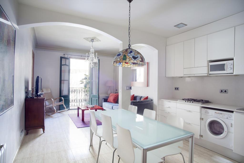 Aparteasy - Authentic Family Apartment Barcelona Exterior foto
