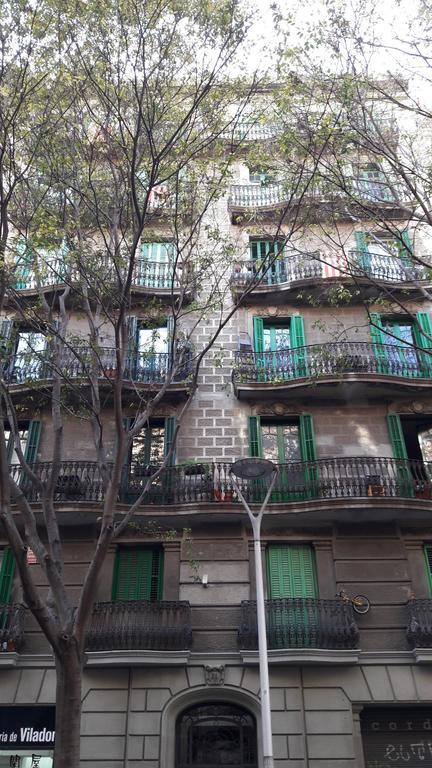 Aparteasy - Authentic Family Apartment Barcelona Exterior foto