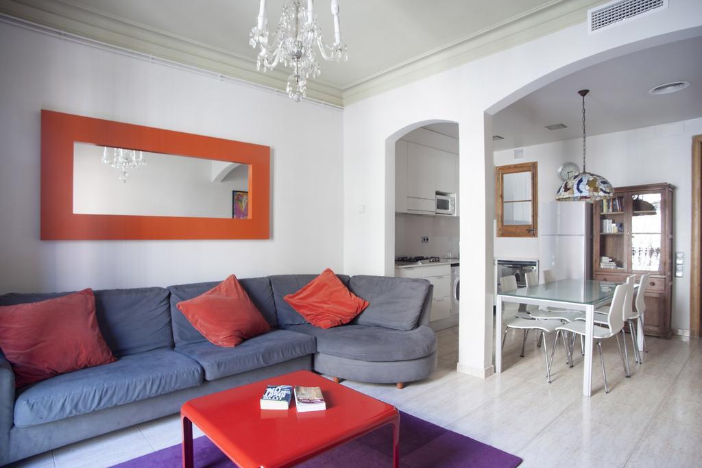 Aparteasy - Authentic Family Apartment Barcelona Exterior foto