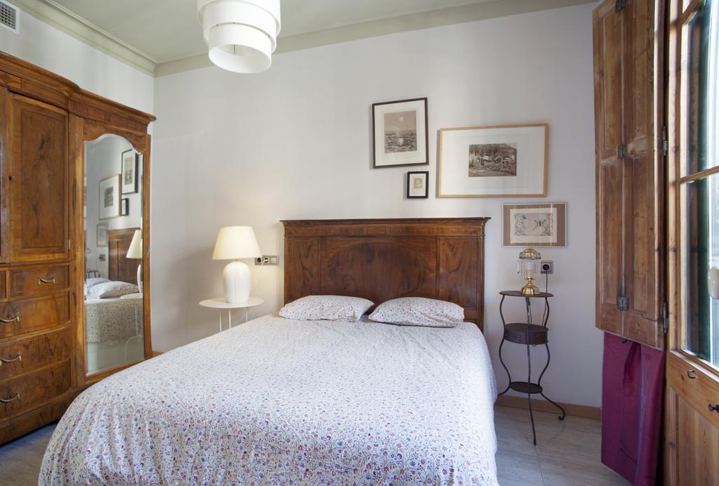 Aparteasy - Authentic Family Apartment Barcelona Exterior foto
